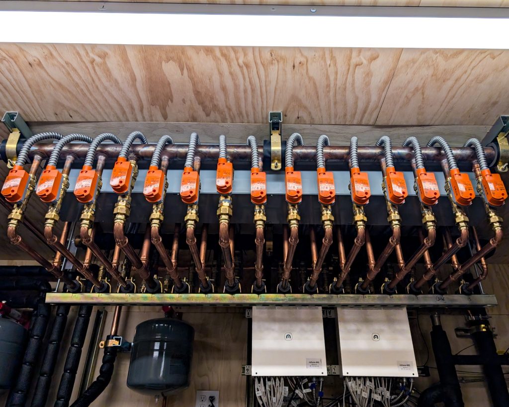 Belimo zone valves managed via Messana Controls for a 4-pipe system.