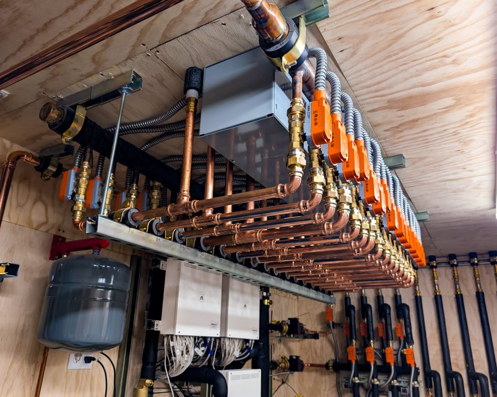Belimo valves managed via Messana Controls for hydronic cooling and heating.